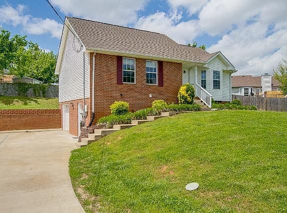 2nd image of 910 Lindsey Dr