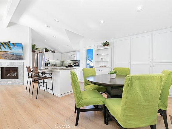4th image of 1720 W Oceanfront #B