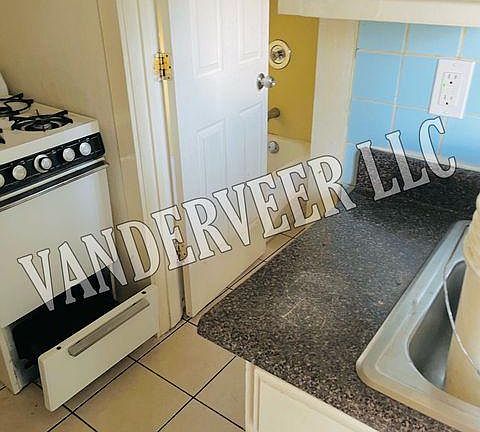 3rd image of 225 Vanderveer St #1