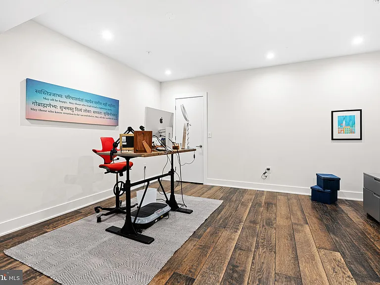 212 N 21st St #1 — Photo 32