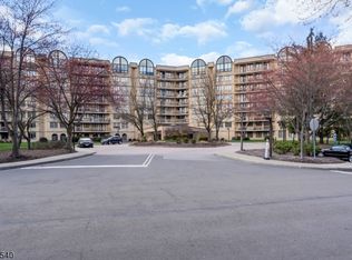 10 Smith Manor Blvd APT 821, West Orange, NJ