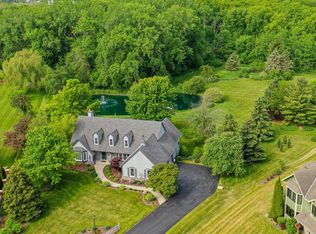 325 W Summerhill Pl, Oak Creek, WI 53154