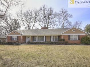 9622 Overbrook Rd, Leawood, KS 66206