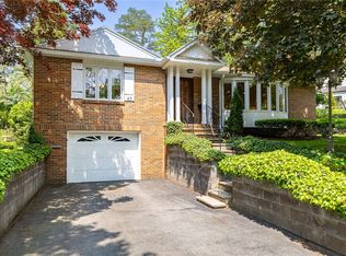 43 Azalea Rd, Rochester, NY 14620