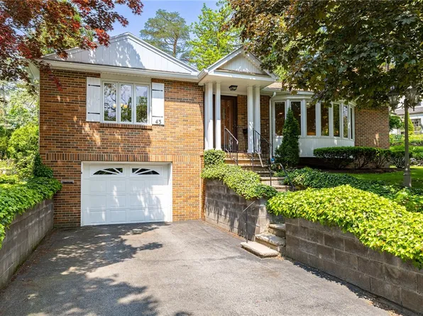 43 Azalea Rd, Rochester, NY 14620
