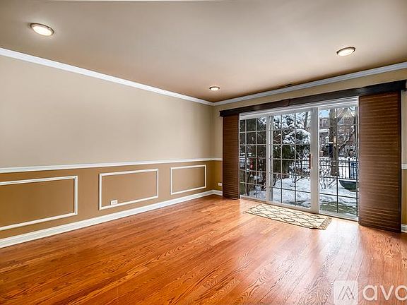5th image of 914 Shandrew Dr #914