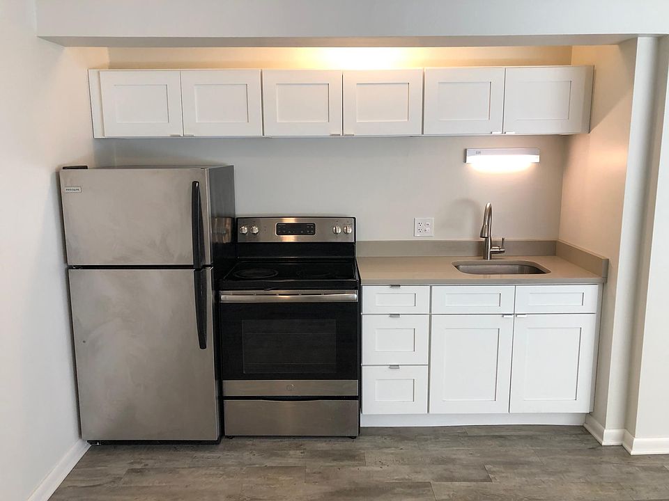 1st image of 6010 N Winthrop Ave #G2