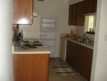 3rd image of 100A Forest Oak Ln