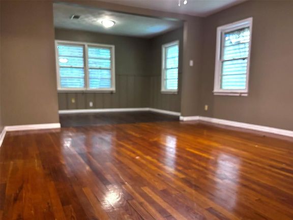 4th image of 6221 Sapphire Ct