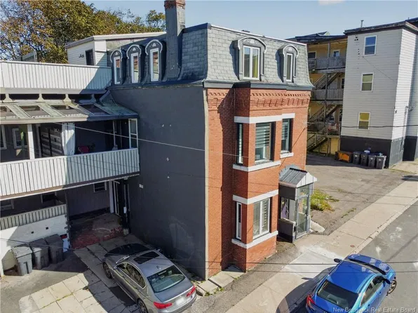 52 Dorchester St, Saint John, NB E2L 3H9