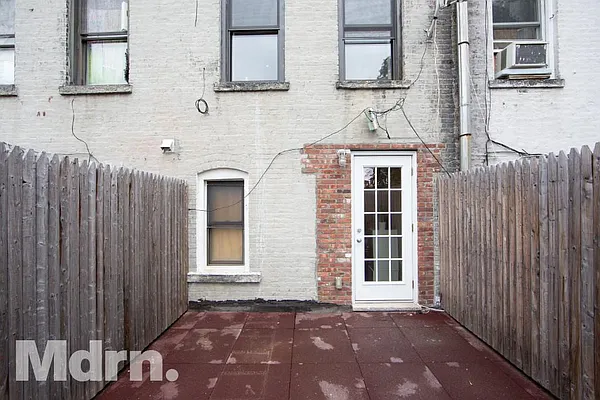 Rented by Mdrn Residential | media 12