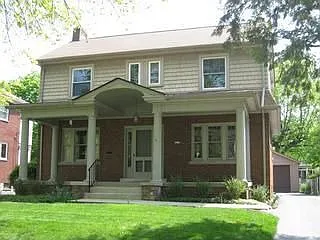 2473 Powell Ave photo 1