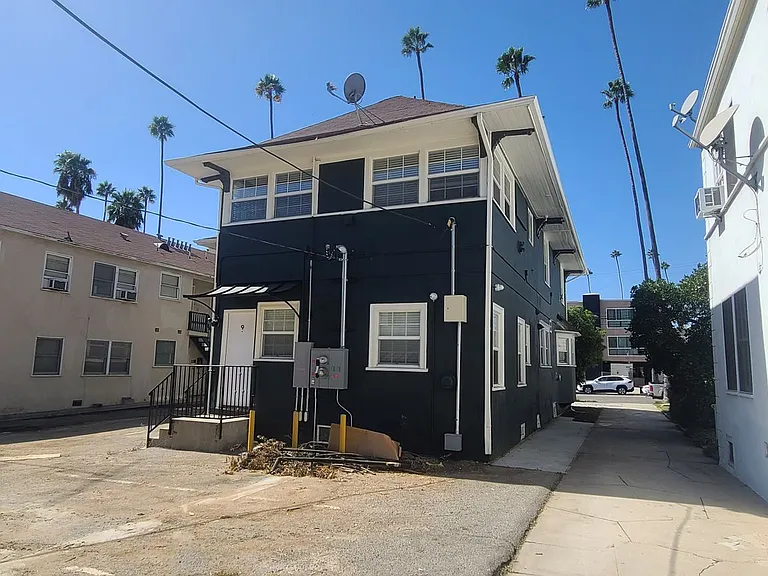 Wilton Place Apartments — Photo 19