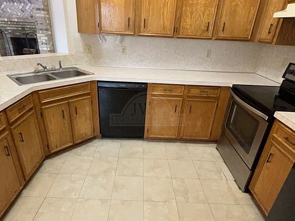 5th image of 4804 Shawn Dr