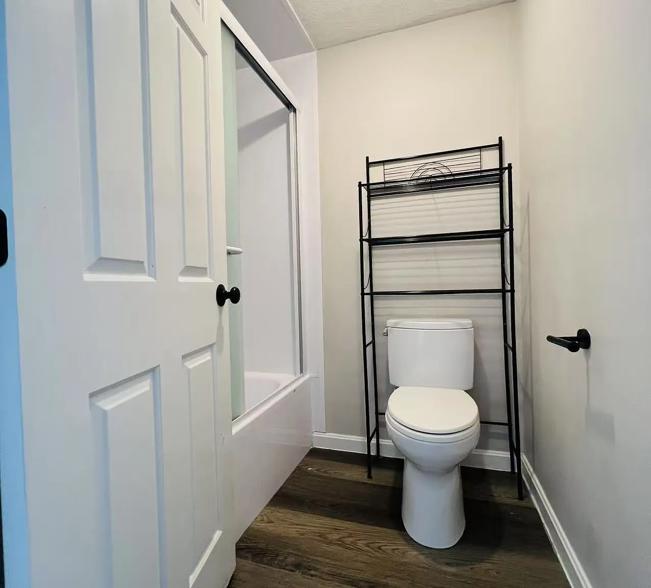2 bed, 1050 sqft, $1,980 — Photo 3