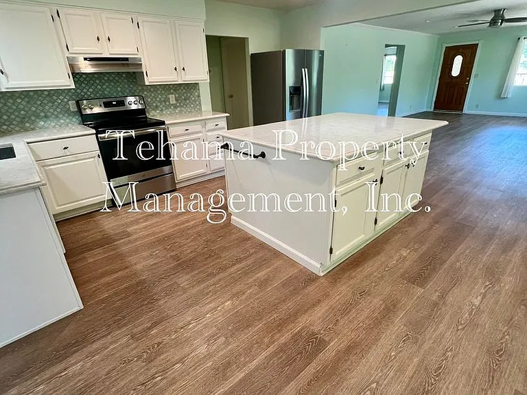 23353 Hamilton Ave — Photo 5