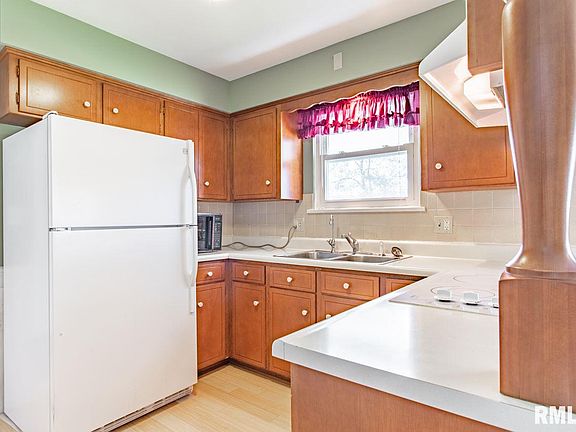 3rd image of 2517 W Rockwood Ct
