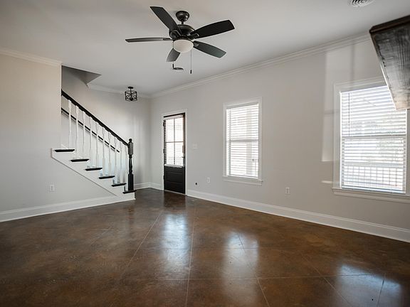 5th image of 128 Edgewood Blvd