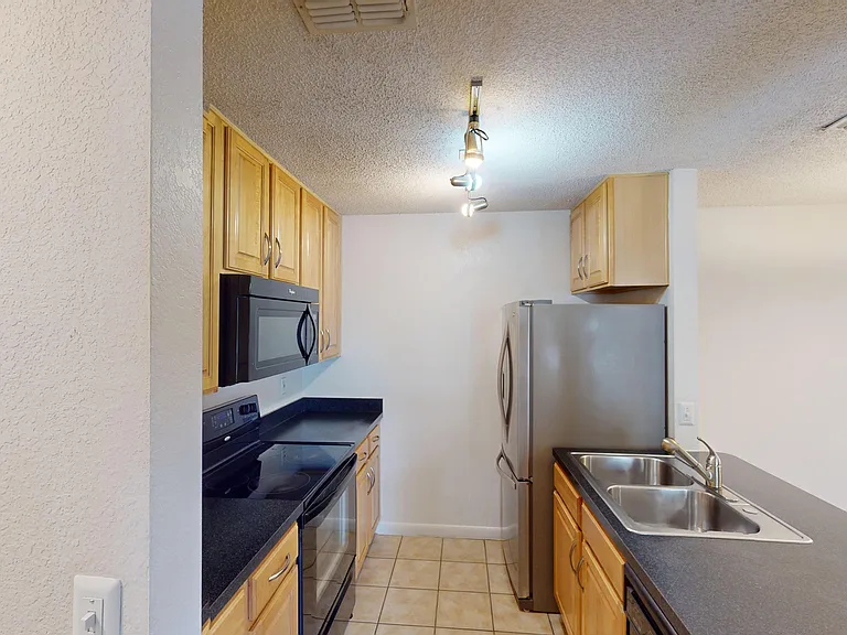 Altamira Place Apartment Homes — Photo 115