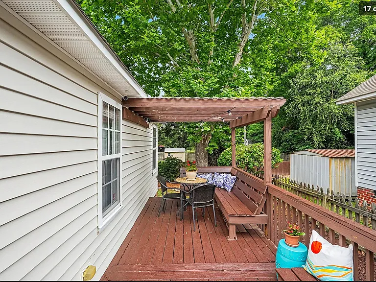 Side deck with access to the kitchen.