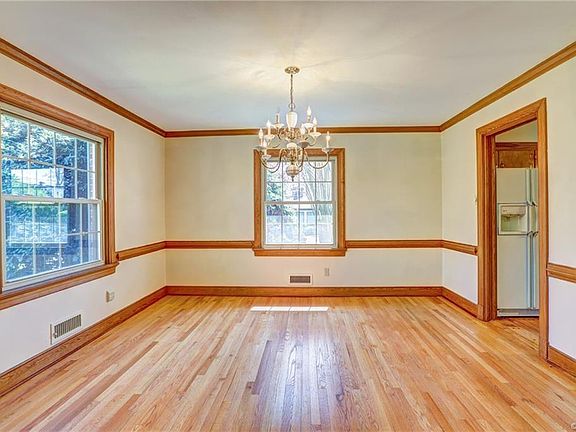 4th image of 7801 Boxwood Ct