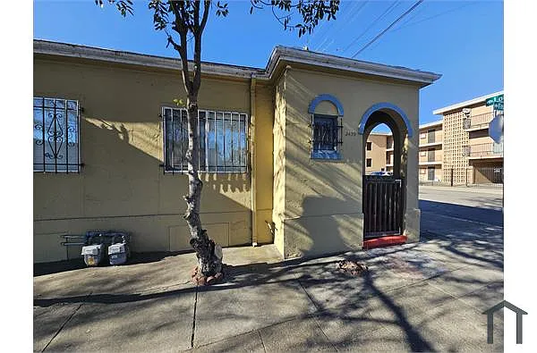 Building Photo - 2439 Fruitvale Ave