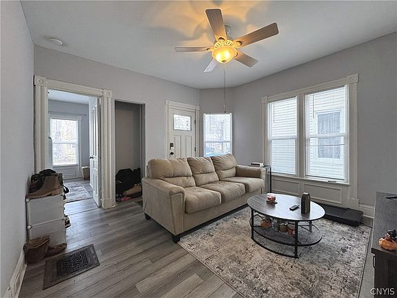 3rd image of 678 Bronson St