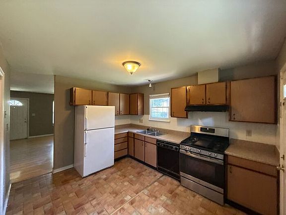 4th image of 701 Echo Cove Ln