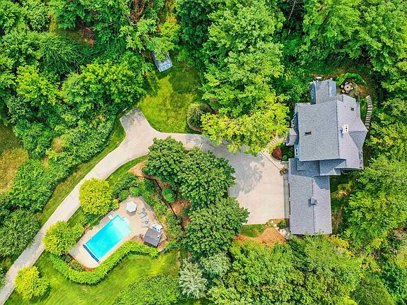 4th image of 1088 Lochmoor Ln