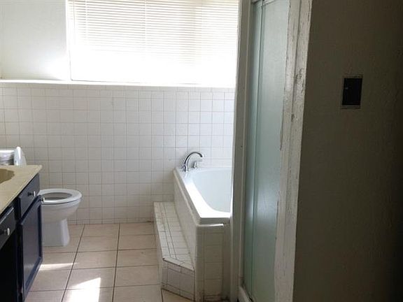 4th image of 1710 Hancock Dr