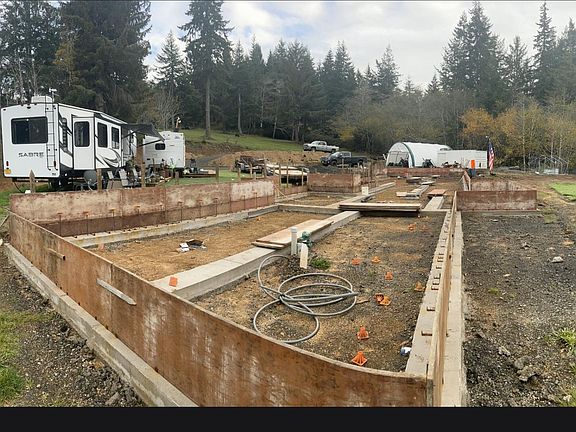 3rd image of 960 N Bayview Loop