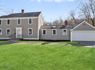 7 Pioneer Rd, Hingham, MA 02043