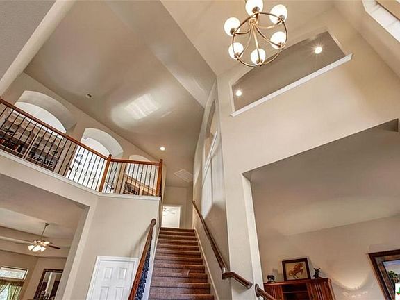 3rd image of 2321 Oak Run Pkwy