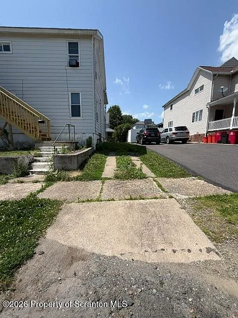 1 bed, 1.0 bath, 422 sqft, $1,050 — Photo 4