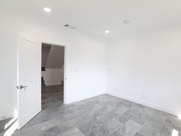 4th image of 116 N Heliotrope Ave