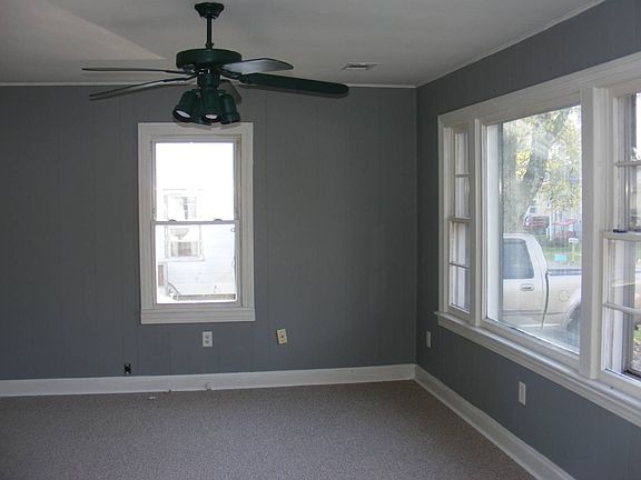 2nd image of 207 McNary St