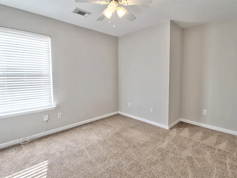 29407 Legends Green Dr — Photo 12
