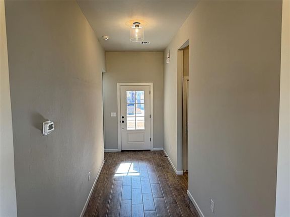 4th image of 628 Honey Springs Ln