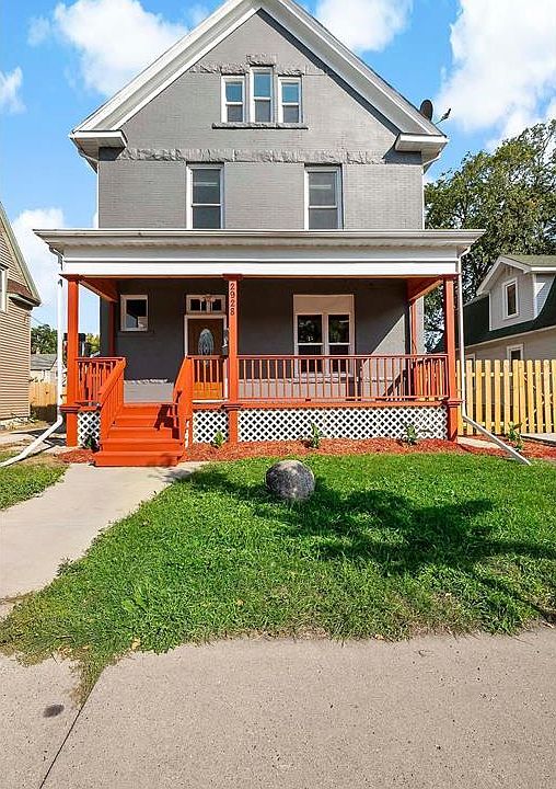 1st image of 2928 Emerson Ave N #3