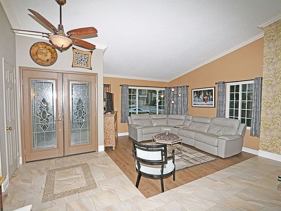 5th image of 9660 Graceland Way