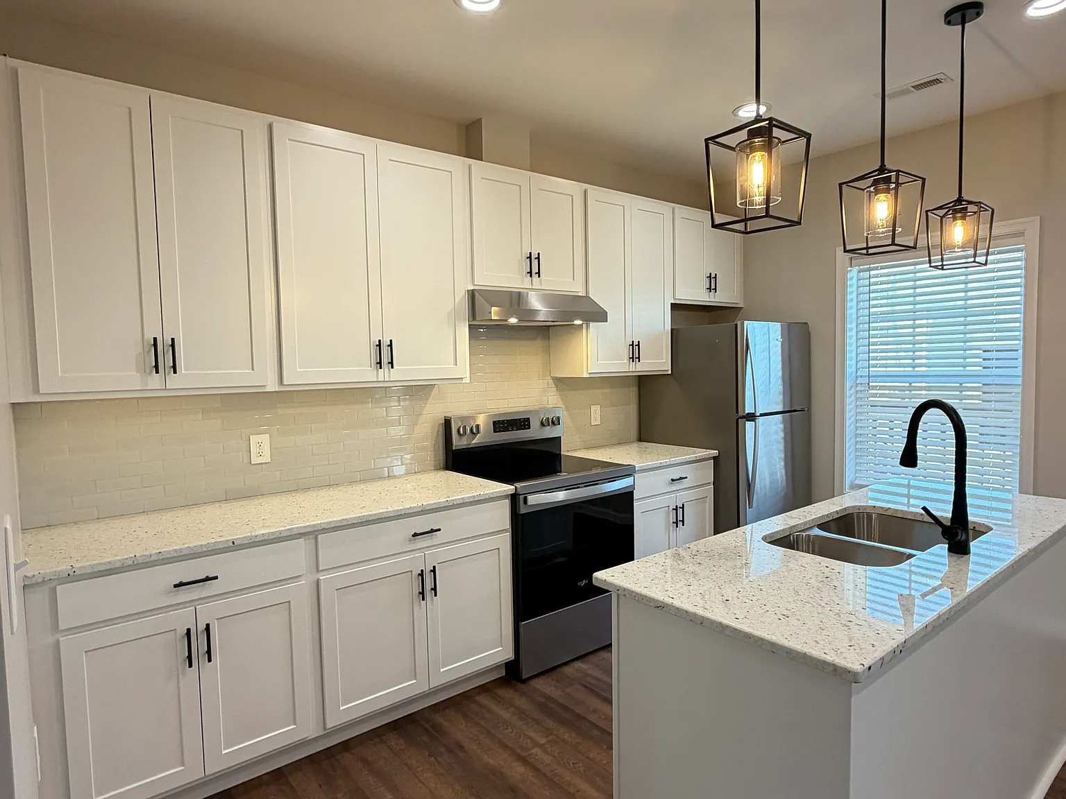 2 bed, 840 sqft, $1,175 — Photo 2