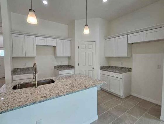 1st image of 221 Nicholson Dr #1
