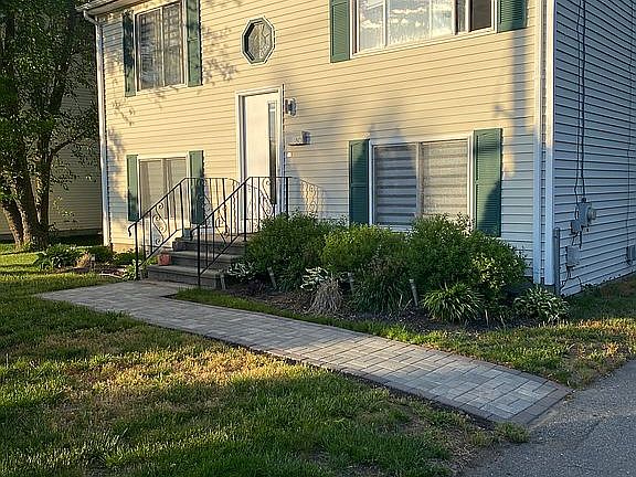 3rd image of 80 Norwood Ave