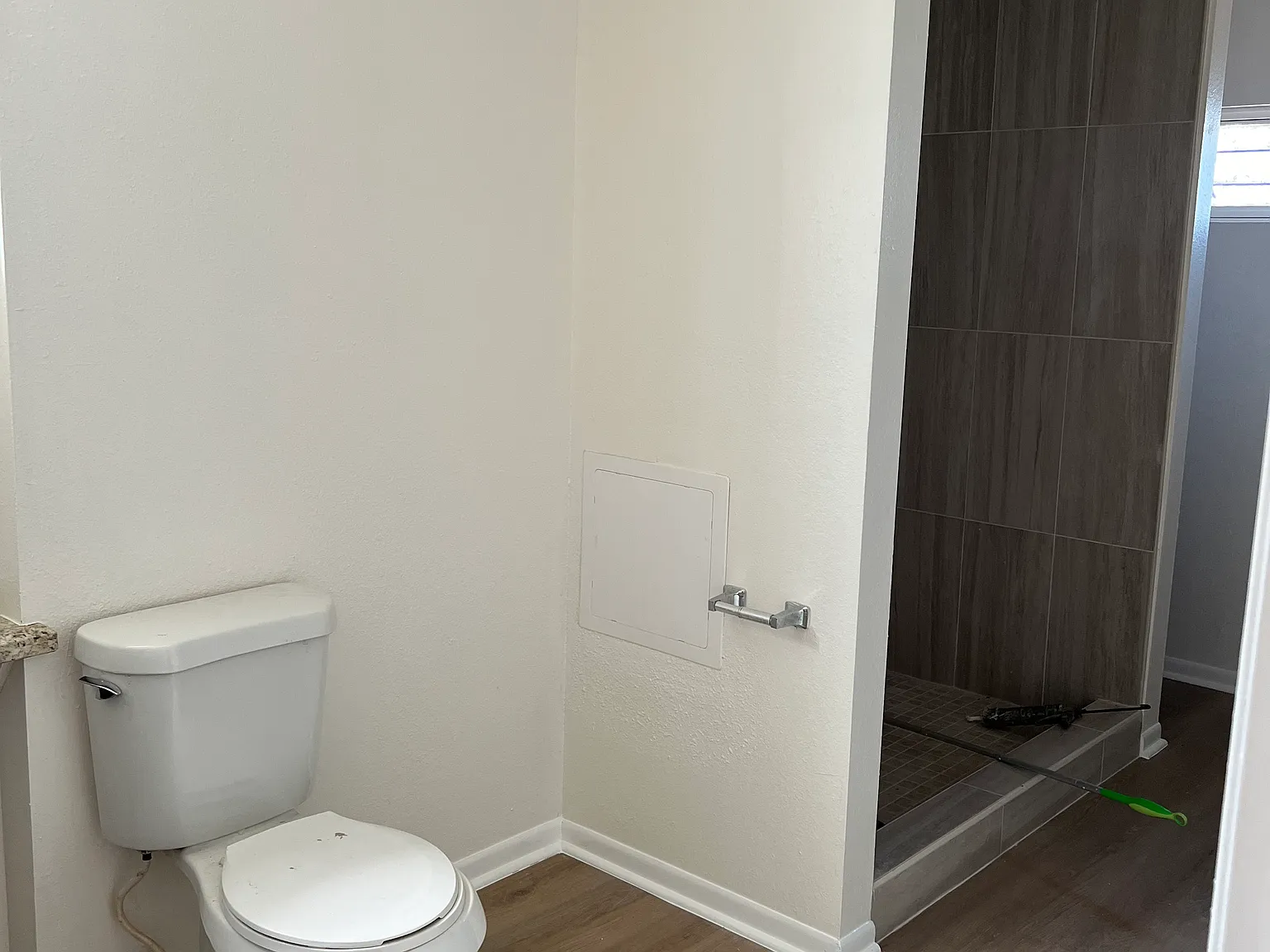 4 bed, 2500 sqft, $2,000 — Photo 3
