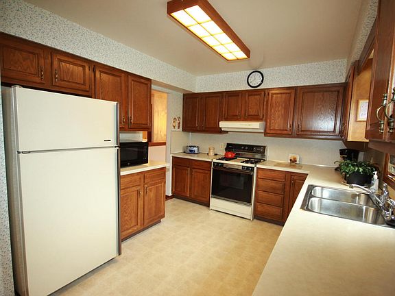 4th image of 2142 Terrace Van Dr NE