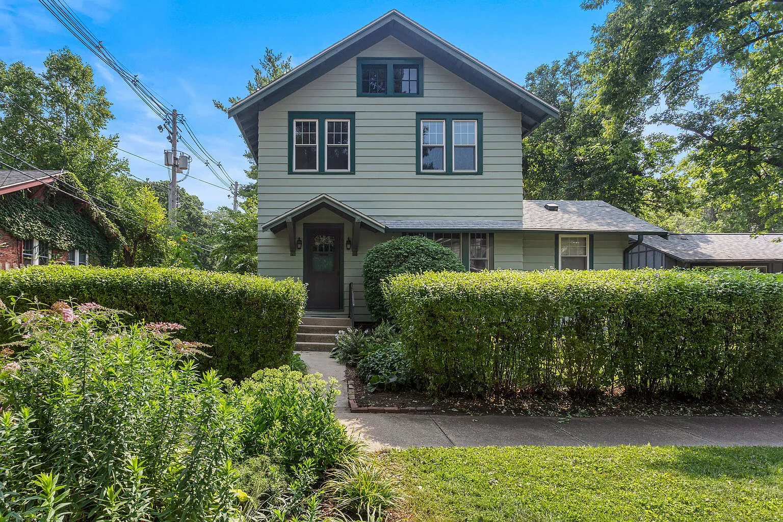606 S Elm St photo 1