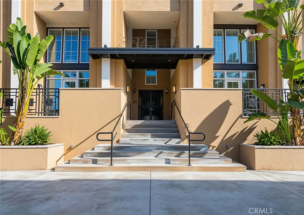 2 bed, 1000 sqft, $2,850 — Photo 3
