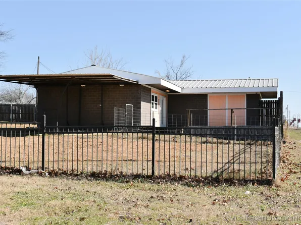 105 W Valliant Ave, Fort Towson, OK 74735