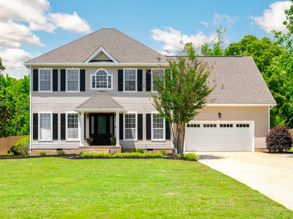8911 Grey Mountain Dr, Ooltewah, TN 37363