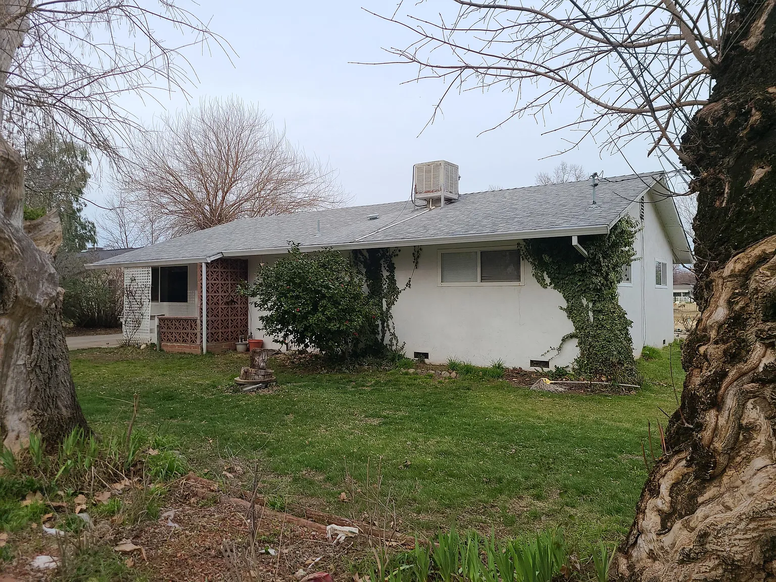 5765 Bishop Ln photo 1
